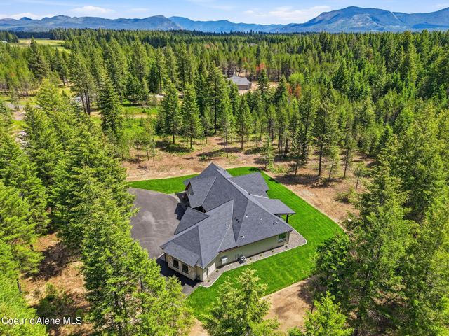 7518 E Duke Ln, Athol, ID 83801