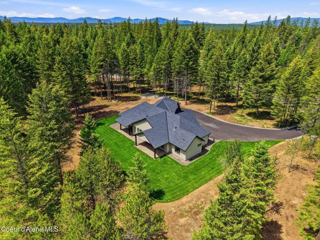 7518 E Duke Ln, Athol, ID 83801