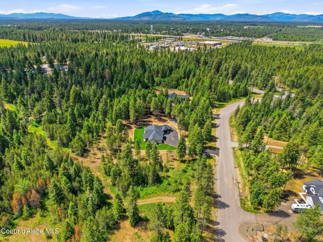 7518 E Duke Ln, Athol, ID 83801