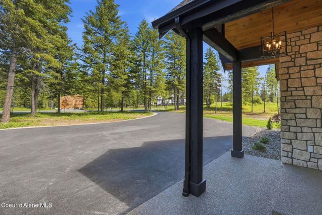 7518 E Duke Ln, Athol, ID 83801