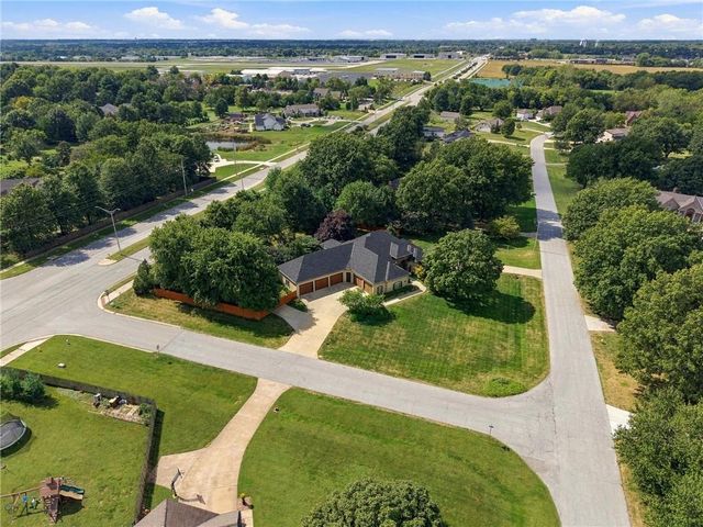 12301 W 150th Terrace, Olathe, KS 66062