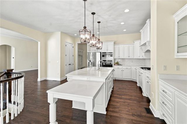 12301 W 150th Terrace, Olathe, KS 66062