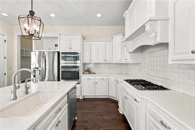 12301 W 150th Terrace, Olathe, KS 66062