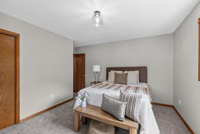 4112 Mueller DRIVE, Hartford, WI 53027