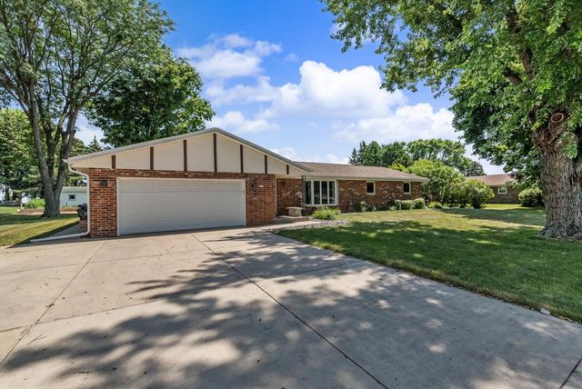 4112 Mueller DRIVE, Hartford, WI 53027