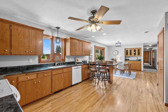 4112 Mueller DRIVE, Hartford, WI 53027