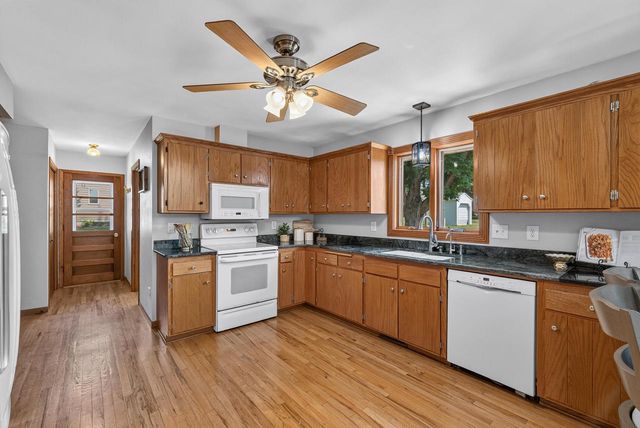 4112 Mueller DRIVE, Hartford, WI 53027