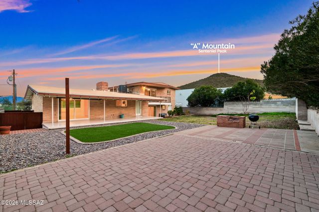 220 S Clausen Circle, Tucson, AZ 85745