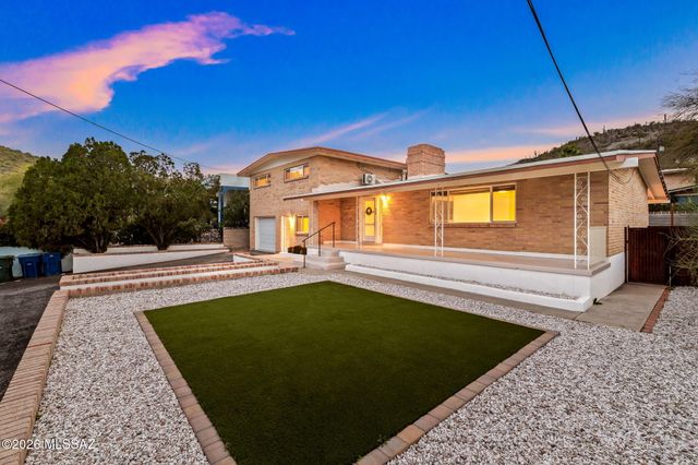 220 S Clausen Circle, Tucson, AZ 85745