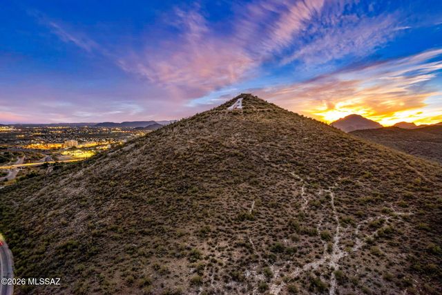 220 S Clausen Circle, Tucson, AZ 85745