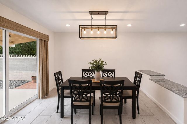 220 S Clausen Circle, Tucson, AZ 85745