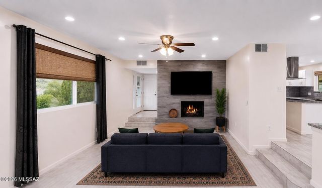 220 S Clausen Circle, Tucson, AZ 85745