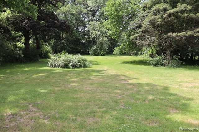 23521 Lee Baker Drive, Southfield, MI 48075