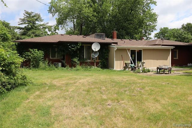 23521 Lee Baker Drive, Southfield, MI 48075