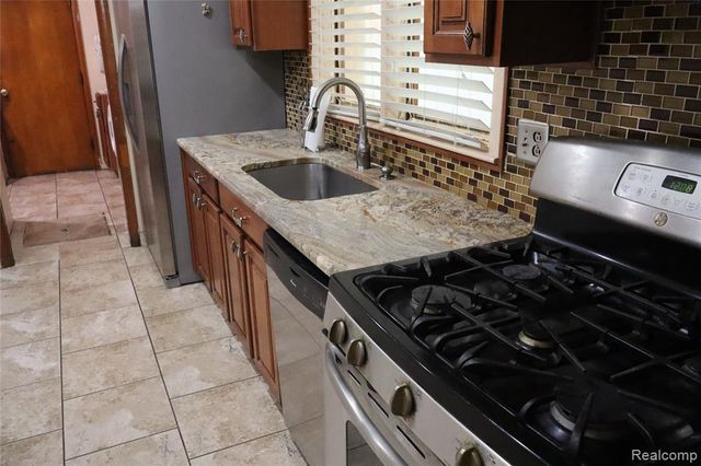 23521 Lee Baker Drive, Southfield, MI 48075