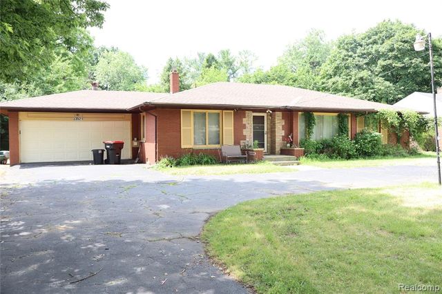 23521 Lee Baker Drive, Southfield, MI 48075