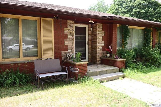 23521 Lee Baker Drive, Southfield, MI 48075