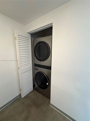 690 SW 1st Court 1212, Miami, FL 33130