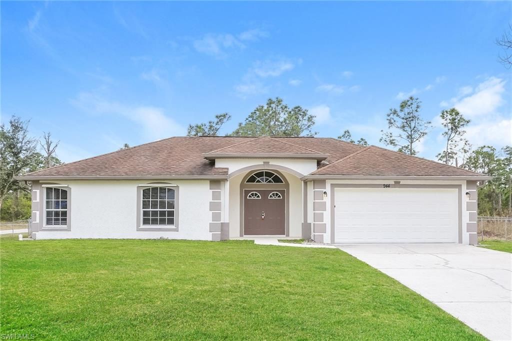 944 Berg ST E, Lehigh Acres, FL 33974