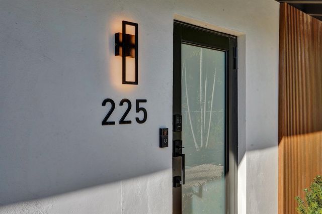 225 NE 10th Street, Delray Beach, FL 33444