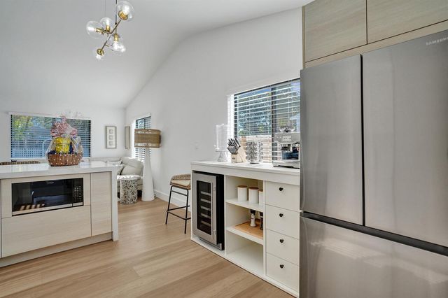 225 NE 10th Street, Delray Beach, FL 33444