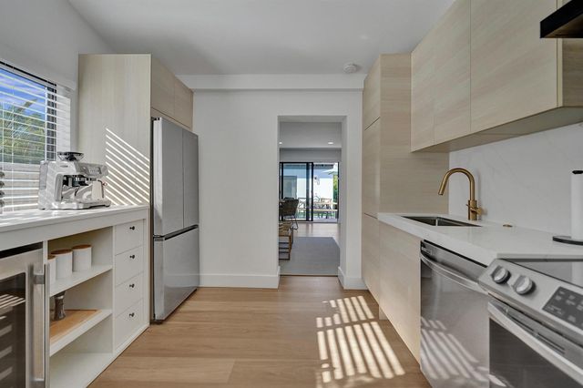 225 NE 10th Street, Delray Beach, FL 33444