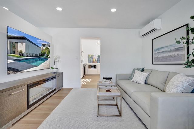 225 NE 10th Street, Delray Beach, FL 33444