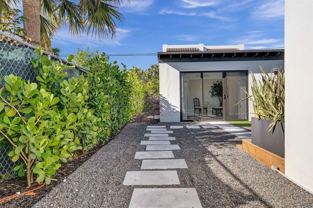 225 NE 10th Street, Delray Beach, FL 33444