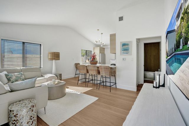 225 NE 10th Street, Delray Beach, FL 33444