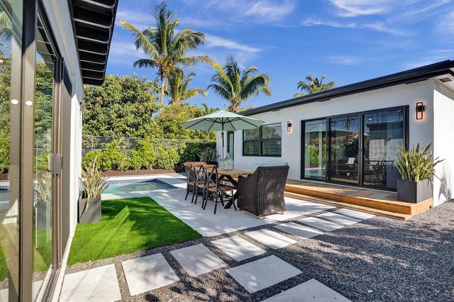 225 NE 10th Street, Delray Beach, FL 33444