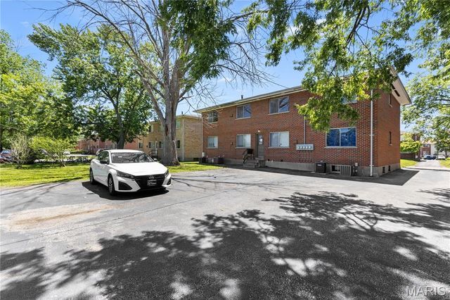 761 Thompson Drive, Florissant, MO 63031
