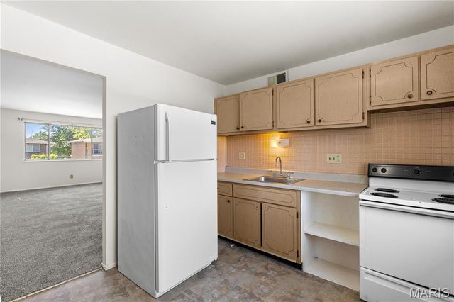 761 Thompson Drive, Florissant, MO 63031