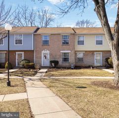 26 WILLIAMSTOWN CIR #26, York, PA 17404