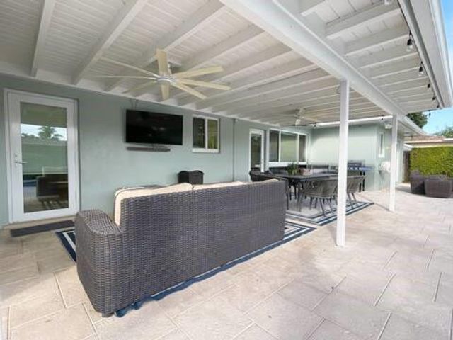 1580 SE 5th Street, Deerfield Beach, FL 33441