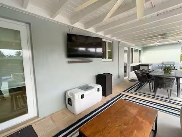 1580 SE 5th Street, Deerfield Beach, FL 33441