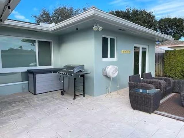 1580 SE 5th Street, Deerfield Beach, FL 33441