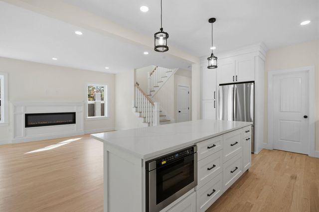 22 Nolet Avenue, Salem, NH 03079
