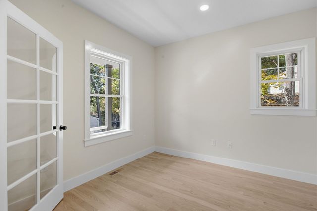 22 Nolet Avenue, Salem, NH 03079
