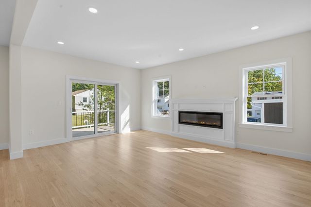 22 Nolet Avenue, Salem, NH 03079