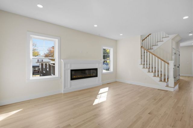 22 Nolet Avenue, Salem, NH 03079