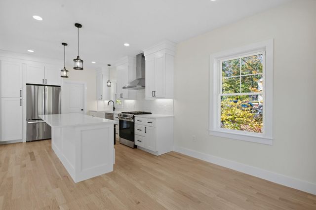 22 Nolet Avenue, Salem, NH 03079