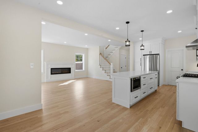 22 Nolet Avenue, Salem, NH 03079