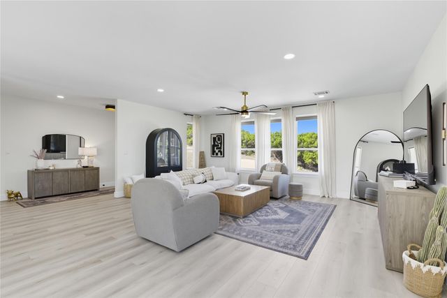 8303 Tombstone CV, Lago Vista, TX 78645