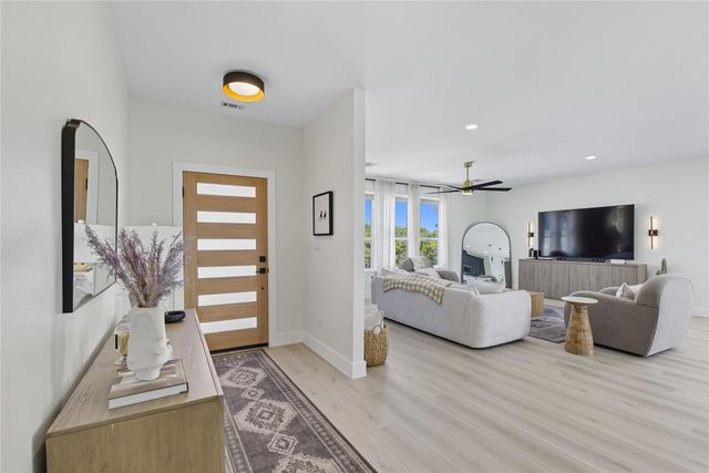 8303 Tombstone CV, Lago Vista, TX 78645