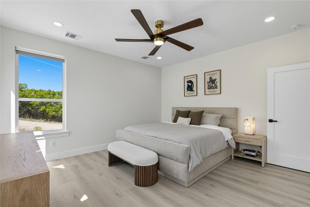 8303 Tombstone CV, Lago Vista, TX 78645