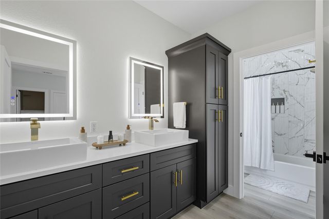 8303 Tombstone CV, Lago Vista, TX 78645