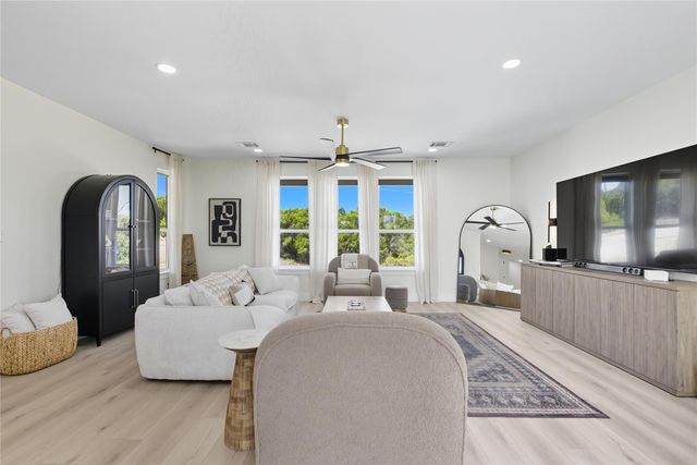 8303 Tombstone CV, Lago Vista, TX 78645