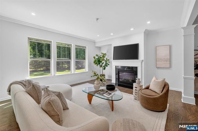 18 Winfield Drive 802, Woodcliff Lake, NJ 07677