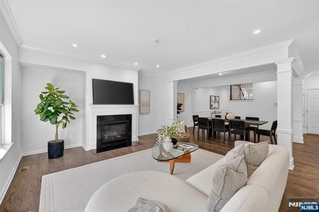 18 Winfield Drive 802, Woodcliff Lake, NJ 07677