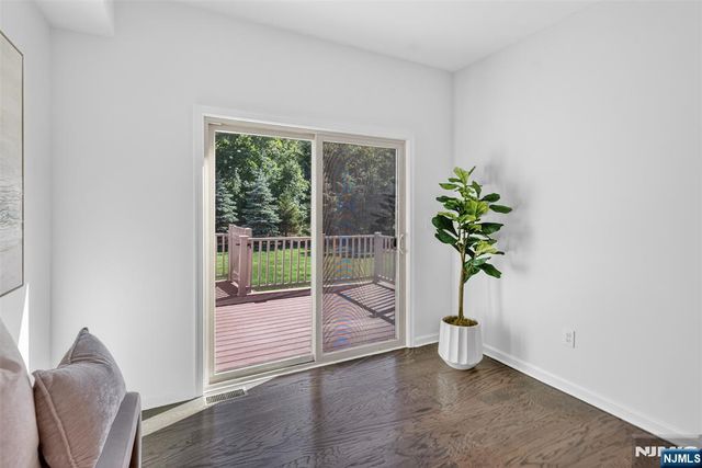 18 Winfield Drive 802, Woodcliff Lake, NJ 07677